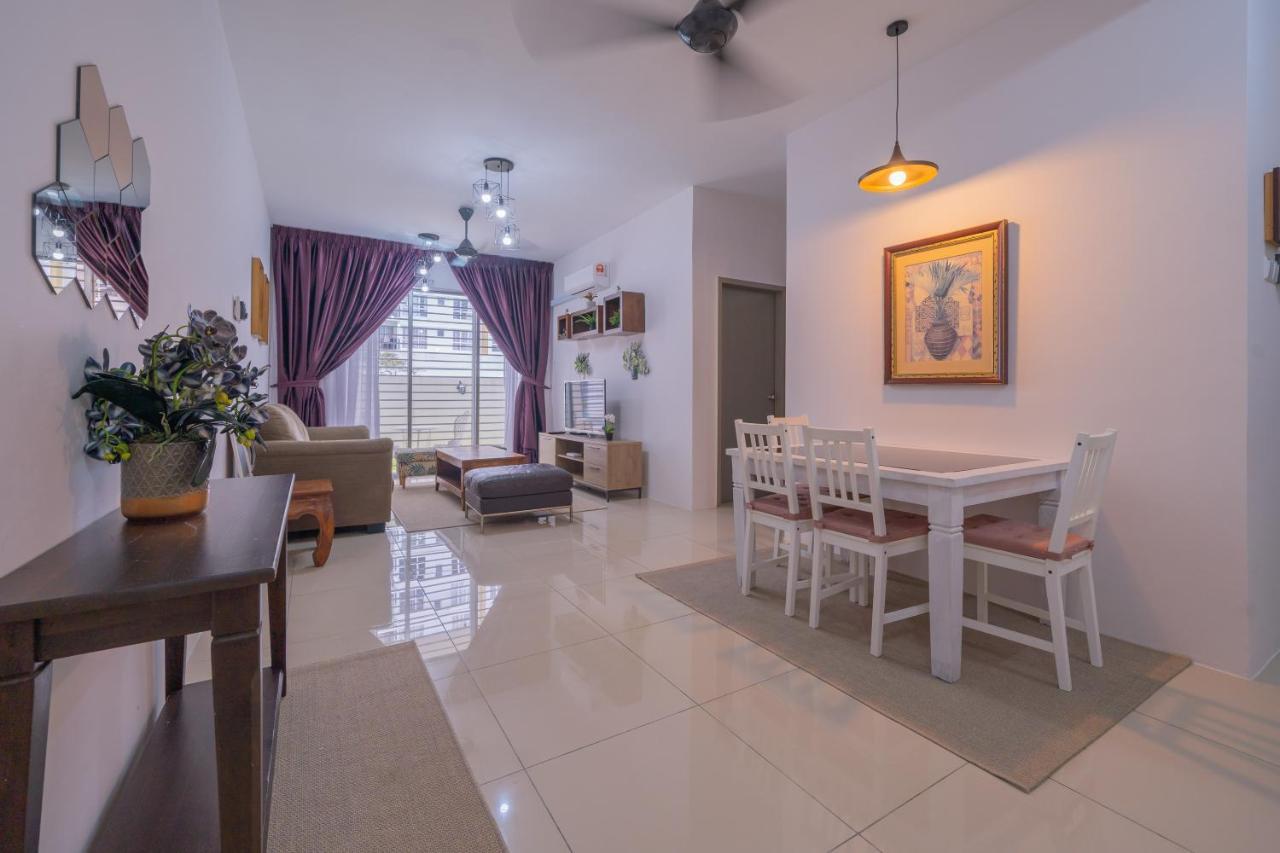 Zen 3-bedroom W Pool 6 Pax - Semarak Pangsapuri