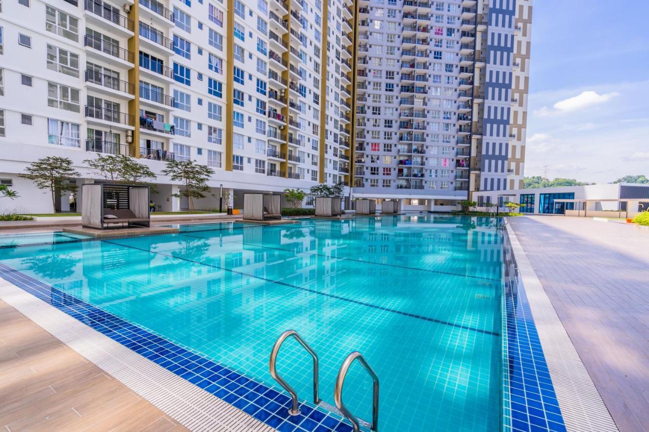 Zen 3-bedroom W Pool 6 Pax - Semarak Pangsapuri